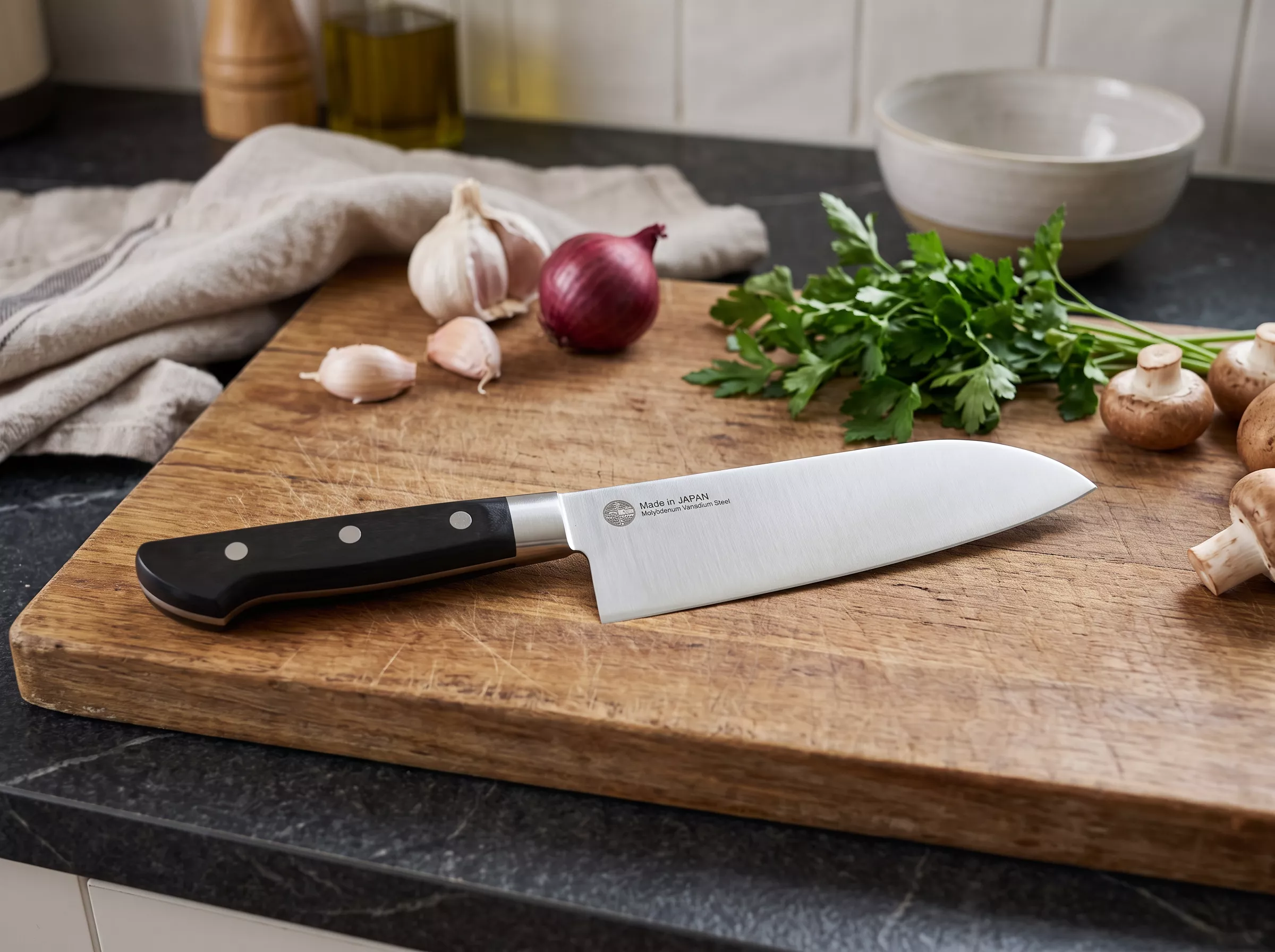 Japoński nóż kuchenny Santoku Nagao Tsubame-Sanjo MV 16,5 cm