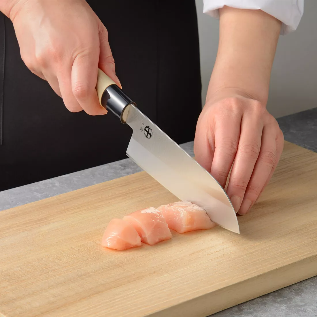 Tsubamesanjo Chitose Santoku – Nóż kuchenny, ostrze 15.5 cm, stal molib